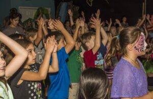 Kids celebrating - Marilyn Botta Photography